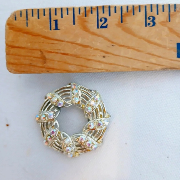 💚5/$25 Vintage 1960s AB Crystal Gold Ton Brooch - Picture 4 of 4